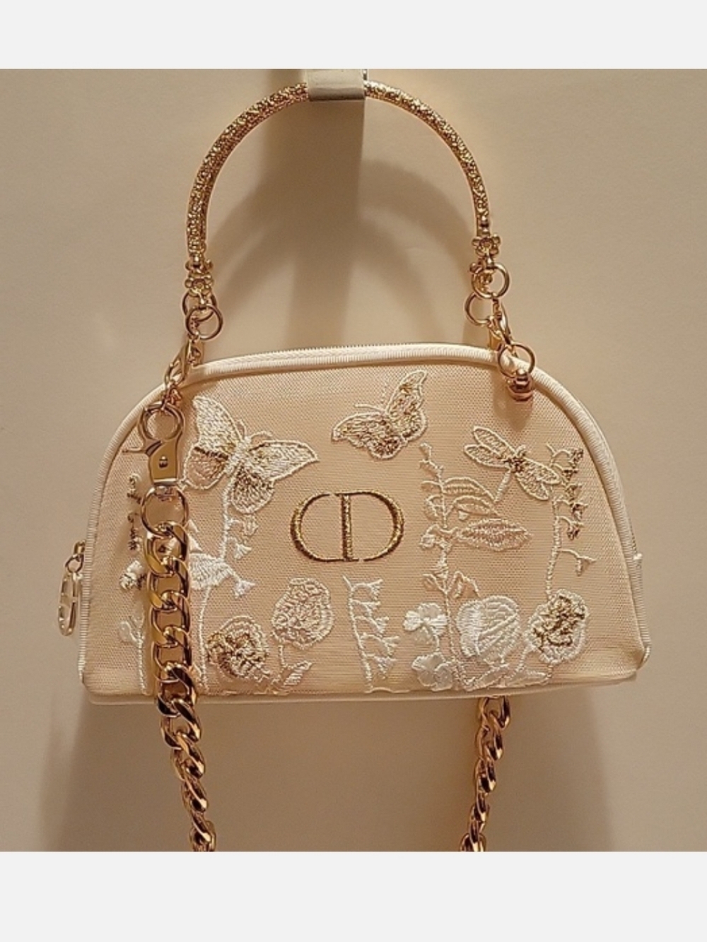 Dior Pouch In Cream With Gold Accents - Picture 4 of 11